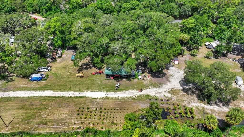 На продажу: $1,999,999 (3.85 acres)