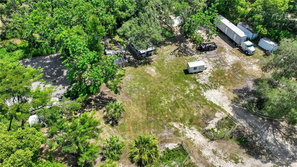 На продажу: $1,999,999 (3.85 acres)