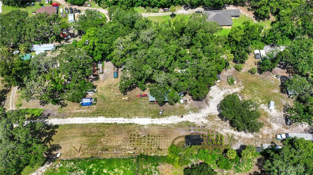 На продажу: $1,999,999 (3.85 acres)