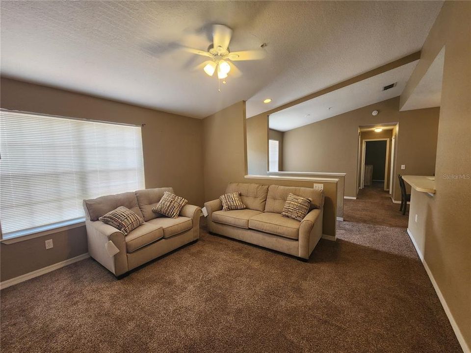 В аренду: $1,800 (3 спален, 2 ванн, 1266 Квадратных фут)