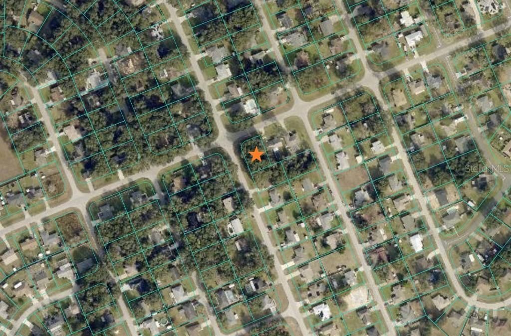 На продажу: $35,900 (0.24 acres)
