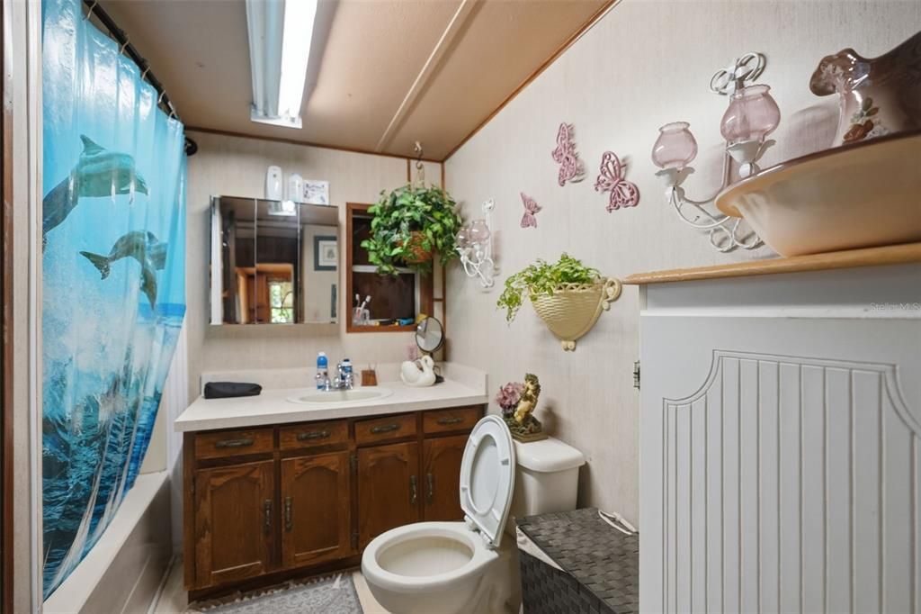 На продажу: $165,000 (2 спален, 1 ванн, 840 Квадратных фут)
