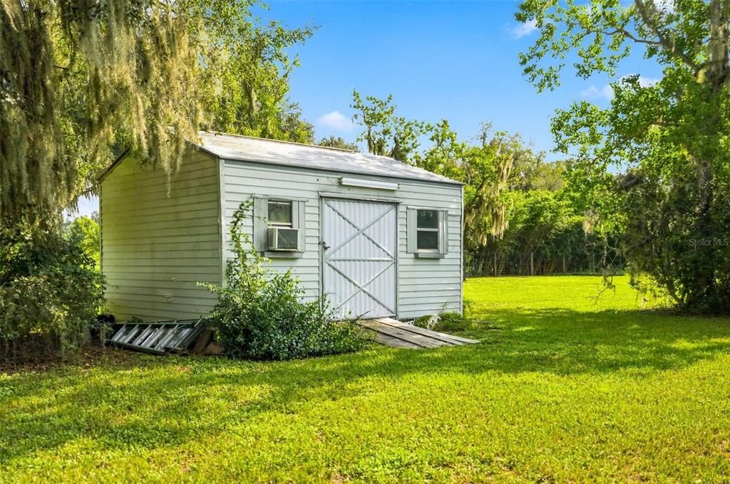 На продажу: $165,000 (2 спален, 1 ванн, 840 Квадратных фут)