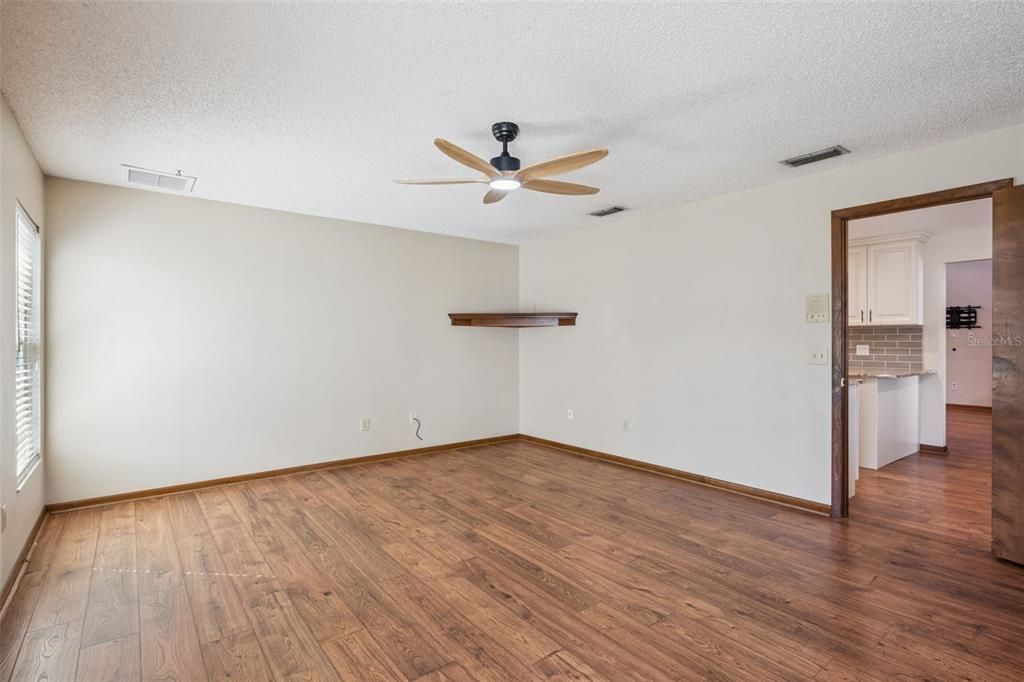 For Sale: $645,000 (4 beds, 2 baths, 2213 Square Feet)