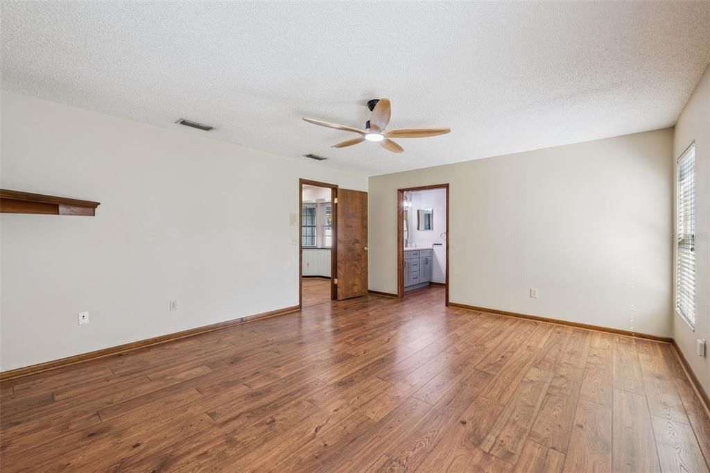 For Sale: $645,000 (4 beds, 2 baths, 2213 Square Feet)