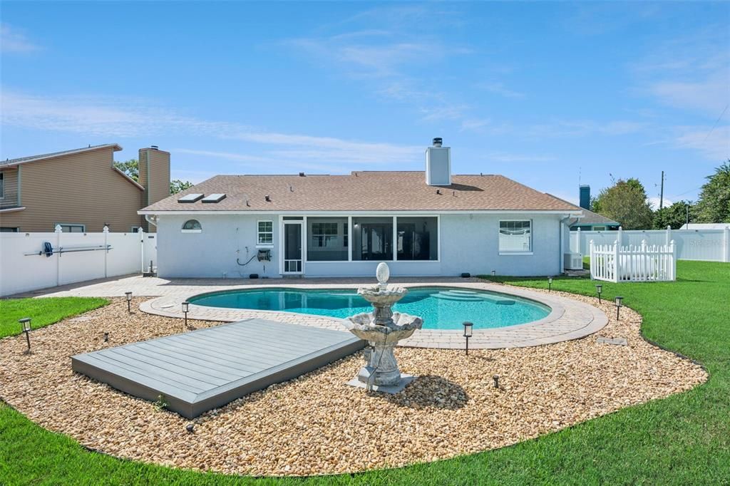 For Sale: $645,000 (4 beds, 2 baths, 2213 Square Feet)