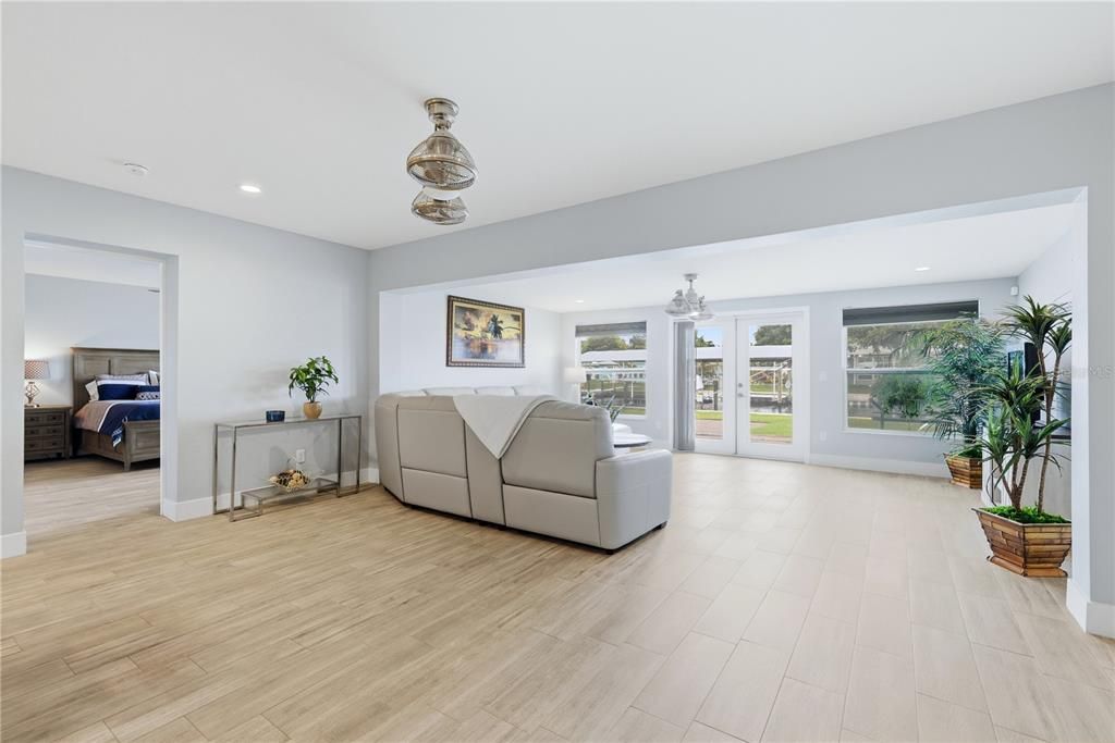 Active With Contract: $569,000 (3 beds, 2 baths, 1650 Square Feet)