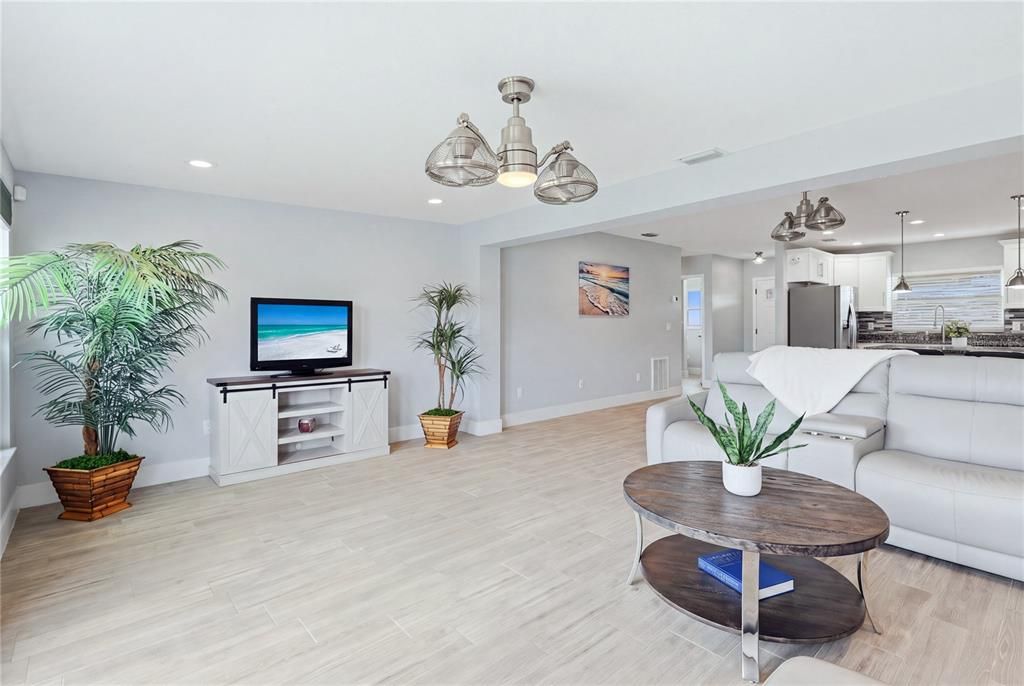 Active With Contract: $569,000 (3 beds, 2 baths, 1650 Square Feet)