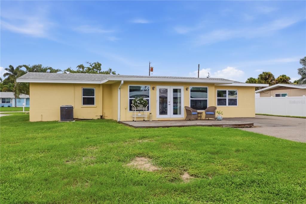Active With Contract: $569,000 (3 beds, 2 baths, 1650 Square Feet)