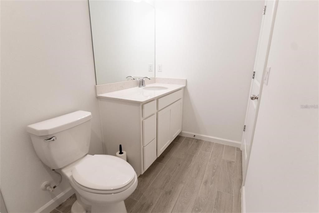 На продажу: $268,900 (3 спален, 2 ванн, 2104 Квадратных фут)