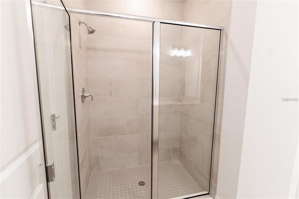 На продажу: $268,900 (3 спален, 2 ванн, 2104 Квадратных фут)