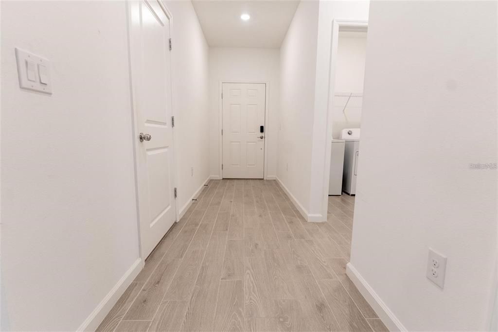 На продажу: $268,900 (3 спален, 2 ванн, 2104 Квадратных фут)