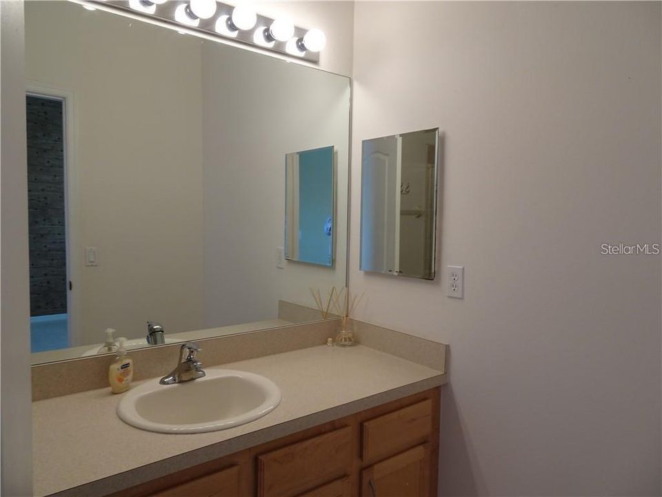 For Rent: $1,875 (2 beds, 2 baths, 1202 Square Feet)
