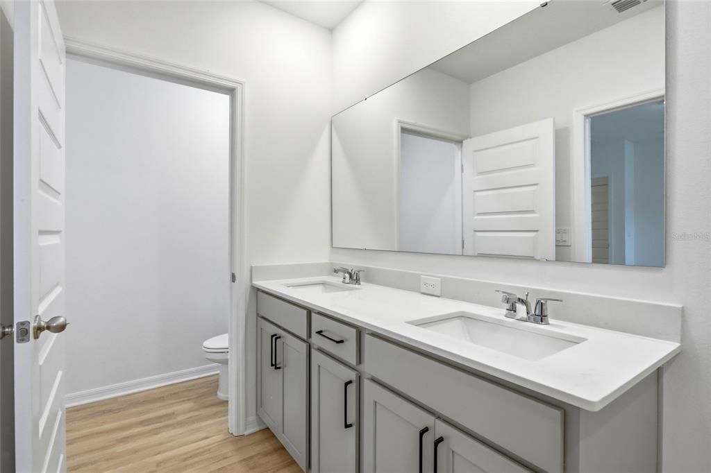 En Renta: $2,495 (4 camas, 2 baños, 1665 Pies cuadrados)