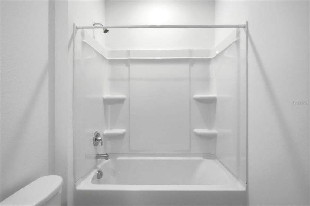 En Renta: $2,495 (4 camas, 2 baños, 1665 Pies cuadrados)