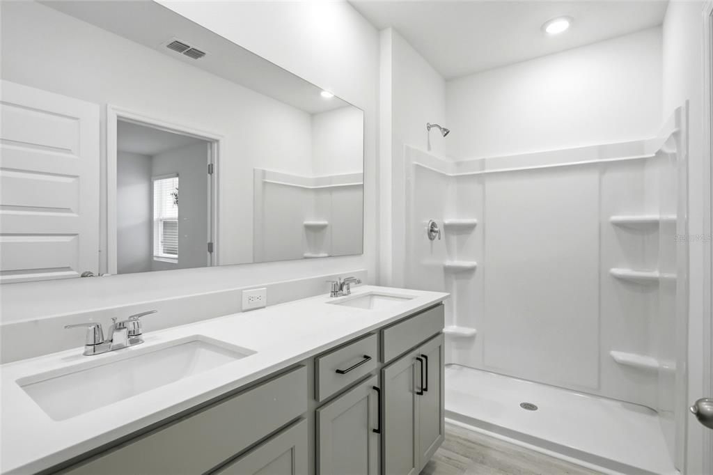 En Renta: $2,495 (4 camas, 2 baños, 1665 Pies cuadrados)