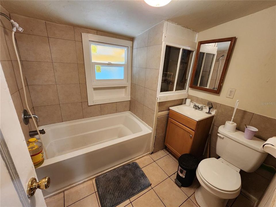В аренду: $1,400 (5 спален, 2 ванн, 1356 Квадратных фут)