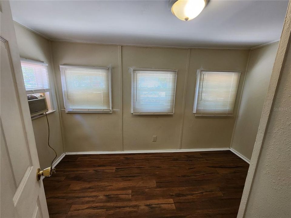 В аренду: $1,400 (5 спален, 2 ванн, 1356 Квадратных фут)