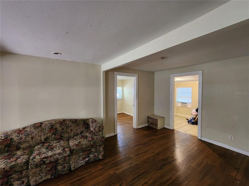 В аренду: $1,400 (5 спален, 2 ванн, 1356 Квадратных фут)
