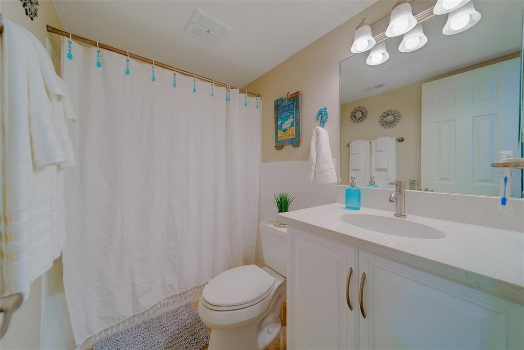 En Venta: $275,000 (2 camas, 2 baños, 881 Pies cuadrados)