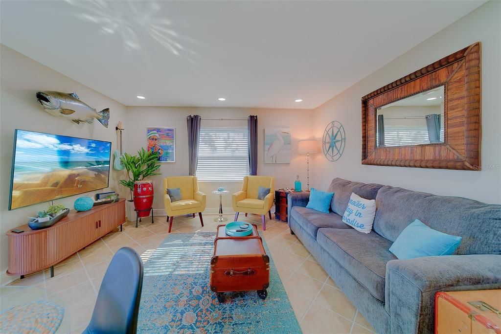En Venta: $275,000 (2 camas, 2 baños, 881 Pies cuadrados)