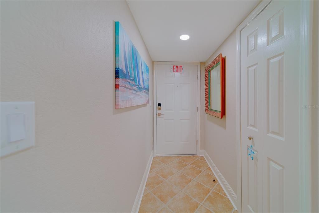 En Venta: $275,000 (2 camas, 2 baños, 881 Pies cuadrados)