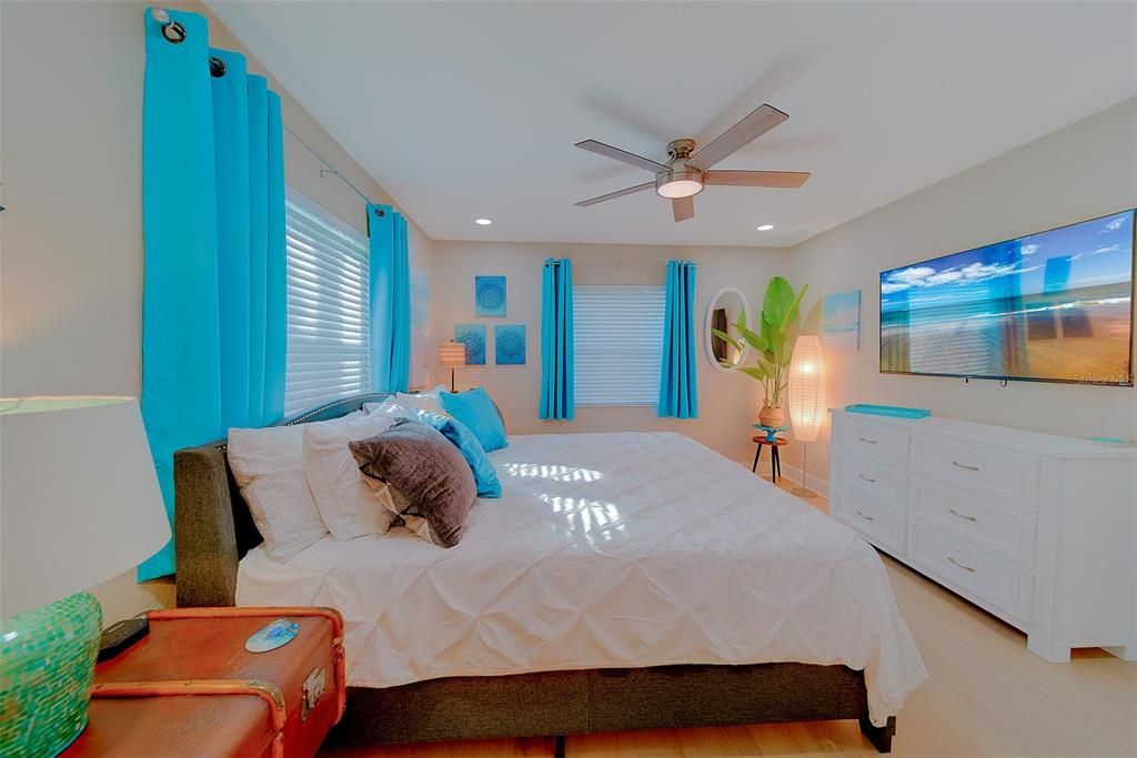 En Venta: $275,000 (2 camas, 2 baños, 881 Pies cuadrados)