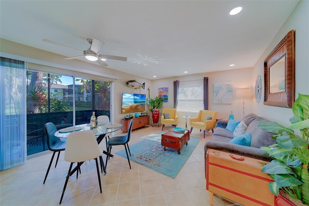 En Venta: $275,000 (2 camas, 2 baños, 881 Pies cuadrados)