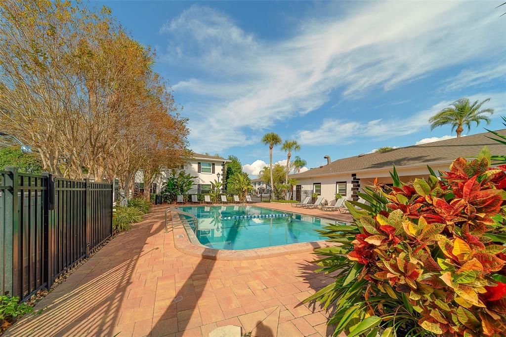 En Venta: $275,000 (2 camas, 2 baños, 881 Pies cuadrados)