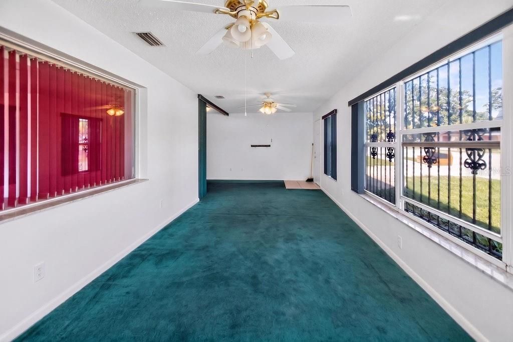 En Venta: $199,900 (4 camas, 3 baños, 3050 Pies cuadrados)