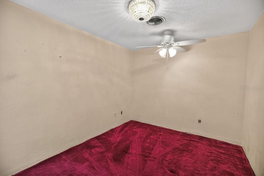 En Venta: $199,900 (4 camas, 3 baños, 3050 Pies cuadrados)