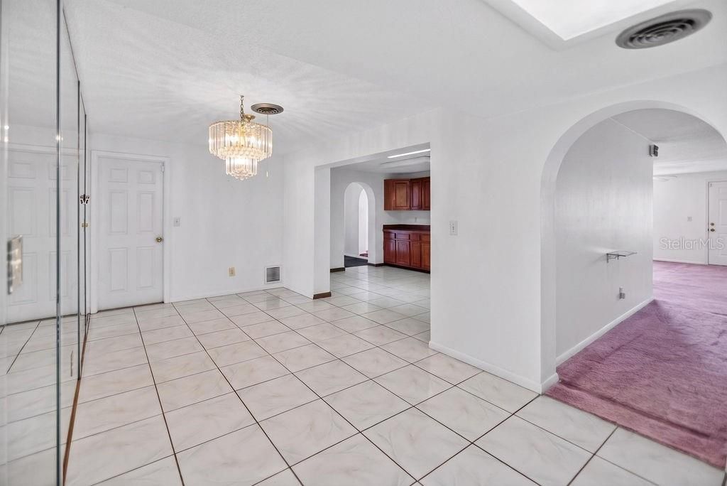 En Venta: $199,900 (4 camas, 3 baños, 3050 Pies cuadrados)