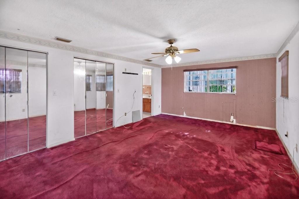 En Venta: $199,900 (4 camas, 3 baños, 3050 Pies cuadrados)