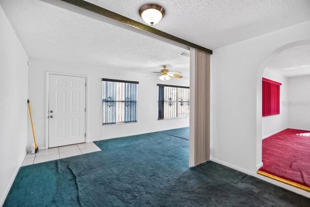 En Venta: $199,900 (4 camas, 3 baños, 3050 Pies cuadrados)