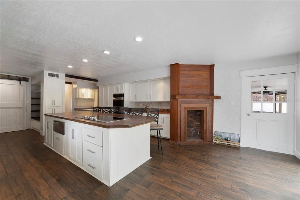 For Sale: $949,900 (4 beds, 4 baths, 4908 Square Feet)