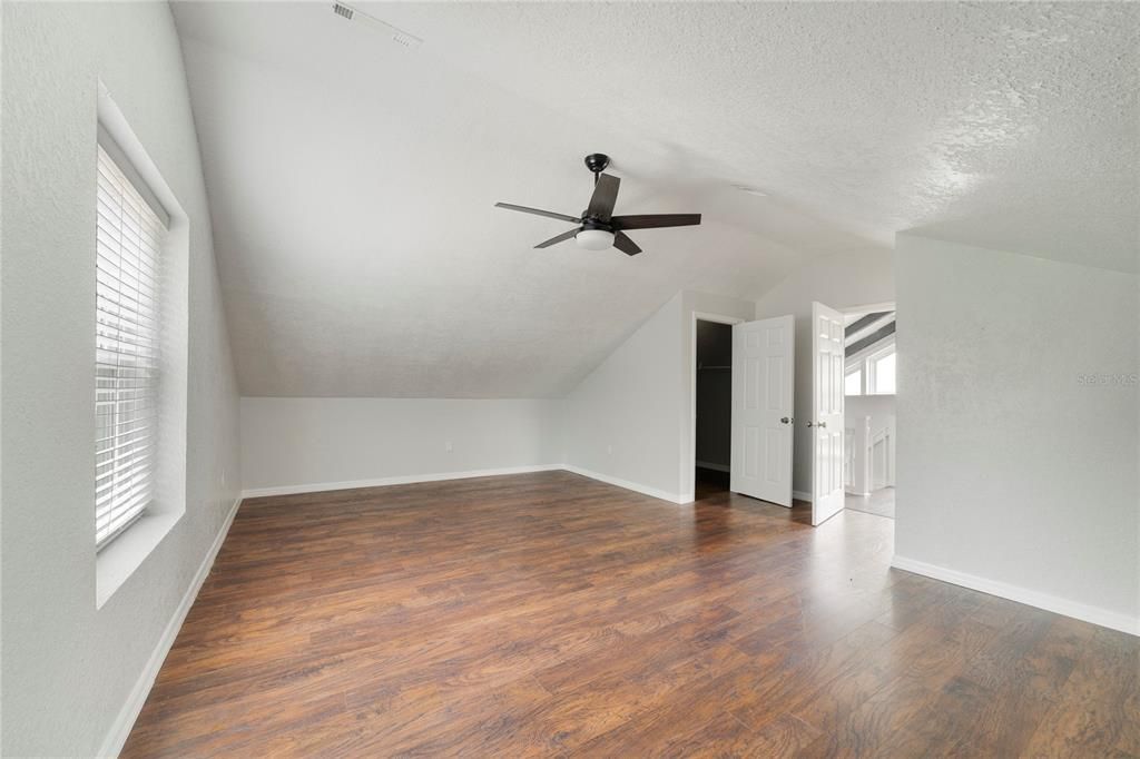 For Sale: $949,900 (4 beds, 4 baths, 4908 Square Feet)