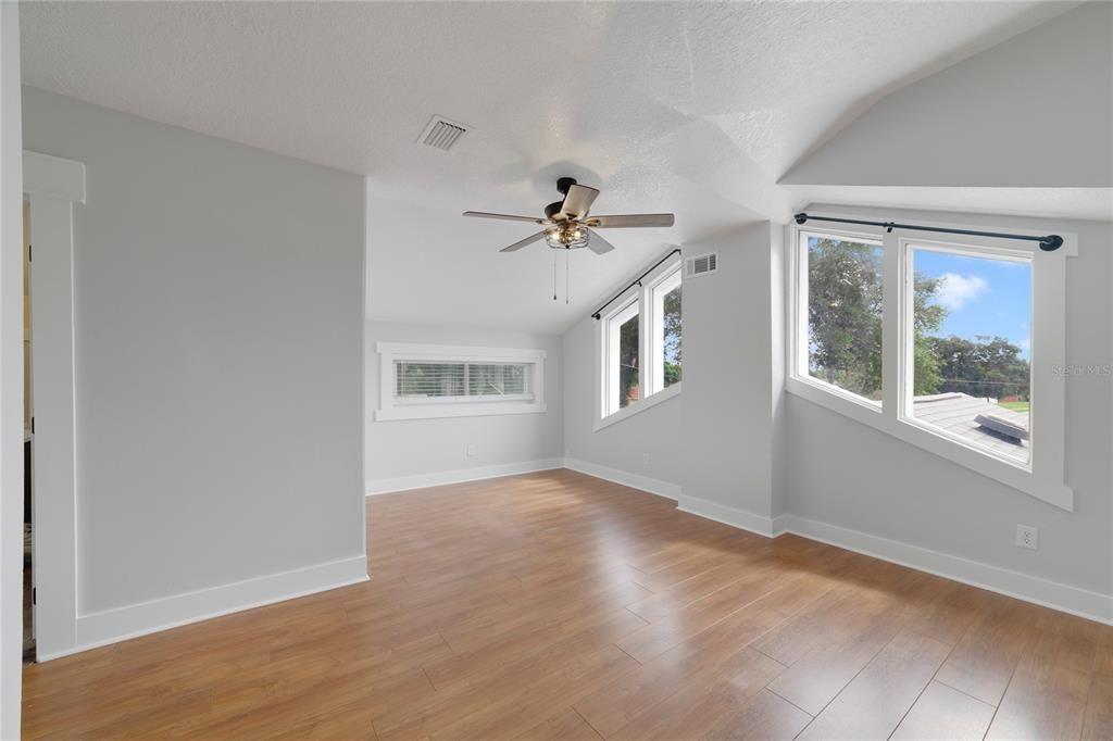 For Sale: $949,900 (4 beds, 4 baths, 4908 Square Feet)