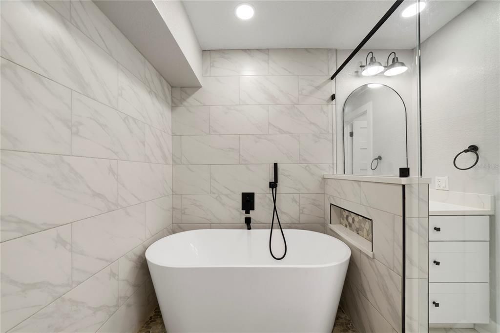 For Sale: $949,900 (4 beds, 4 baths, 4908 Square Feet)