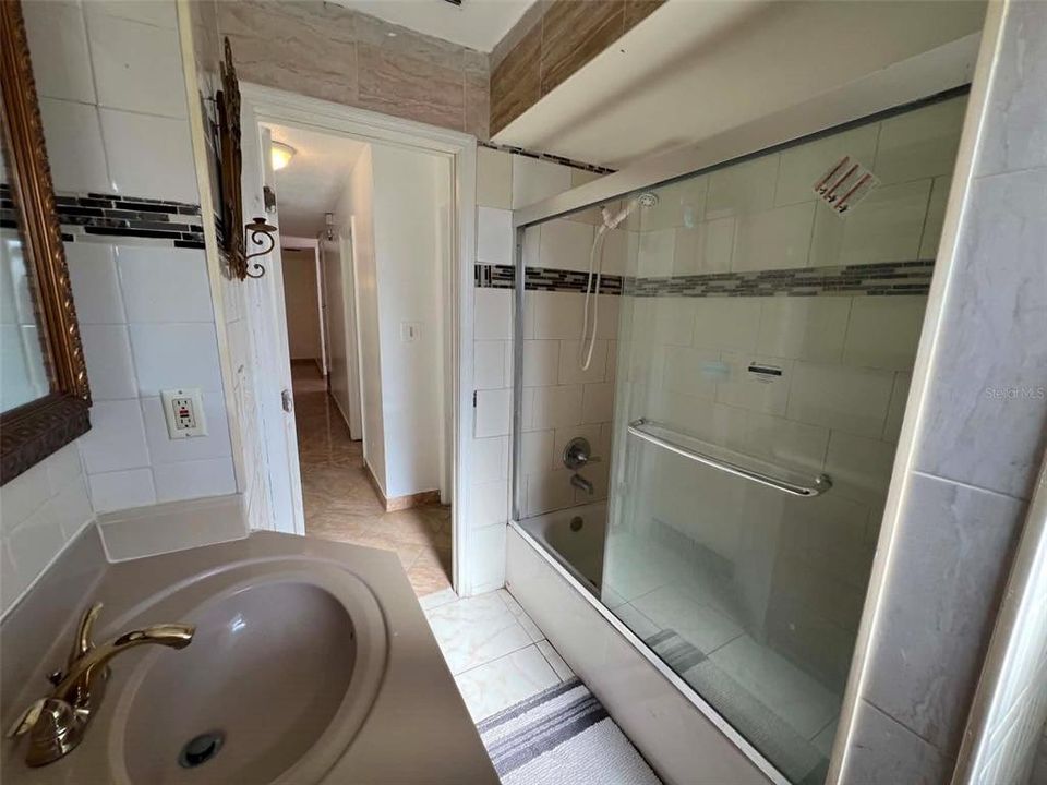 В аренду: $2,400 (4 спален, 2 ванн, 1861 Квадратных фут)