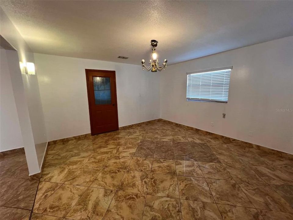 В аренду: $2,400 (4 спален, 2 ванн, 1861 Квадратных фут)