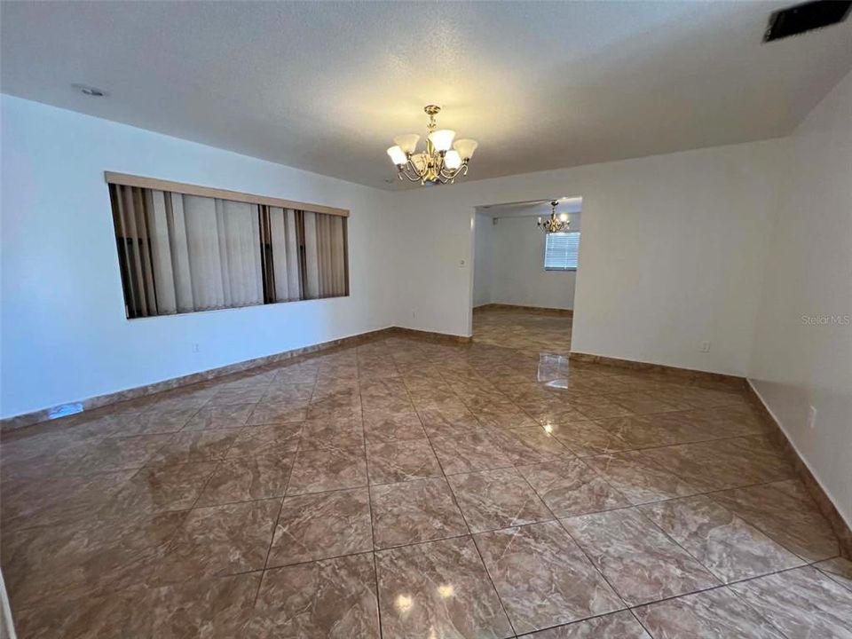 В аренду: $2,400 (4 спален, 2 ванн, 1861 Квадратных фут)