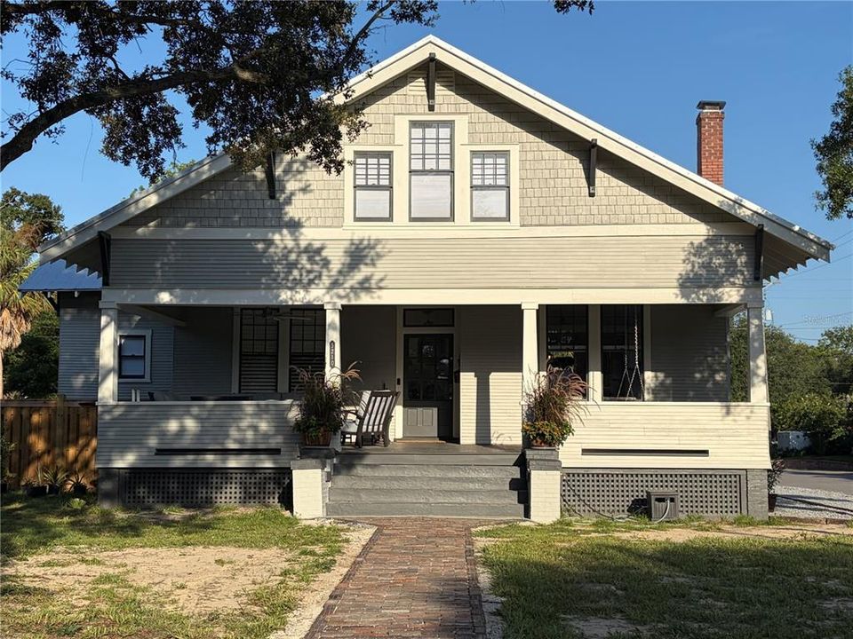 Vendido Recientemente: $1,065,000 (4 camas, 3 baños, 2738 Pies cuadrados)
