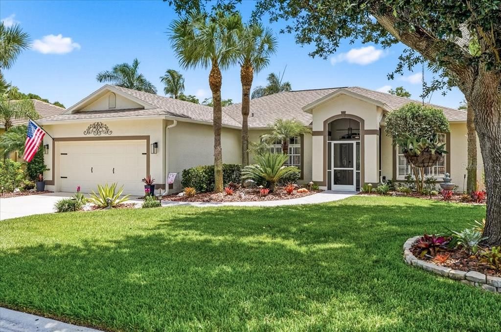 For Sale: $599,900 (4 beds, 2 baths, 2072 Square Feet)