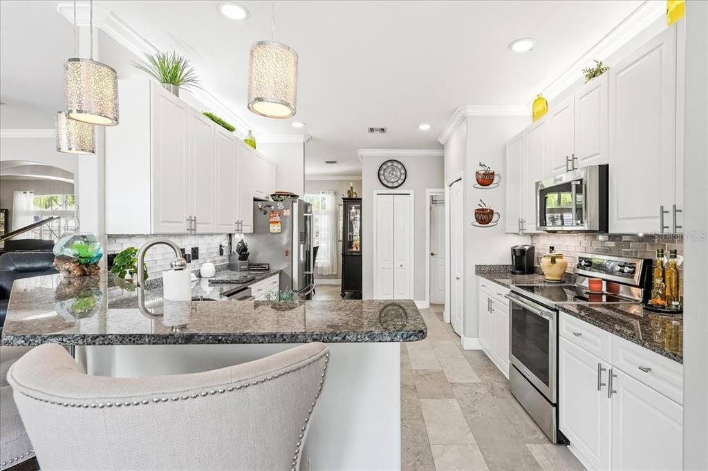 For Sale: $599,900 (4 beds, 2 baths, 2072 Square Feet)