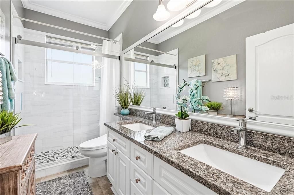 For Sale: $599,900 (4 beds, 2 baths, 2072 Square Feet)