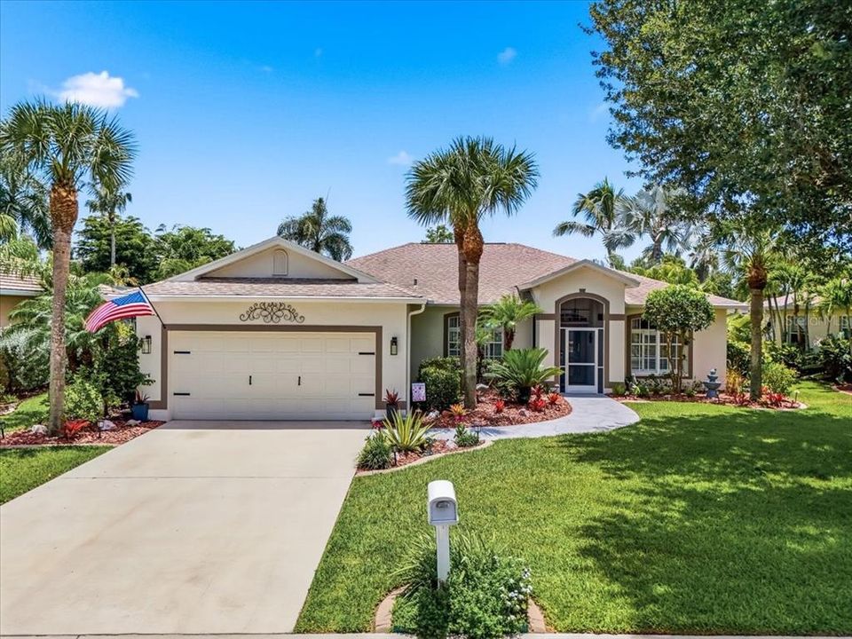 For Sale: $599,900 (4 beds, 2 baths, 2072 Square Feet)