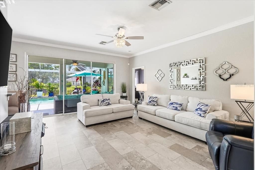 For Sale: $599,900 (4 beds, 2 baths, 2072 Square Feet)
