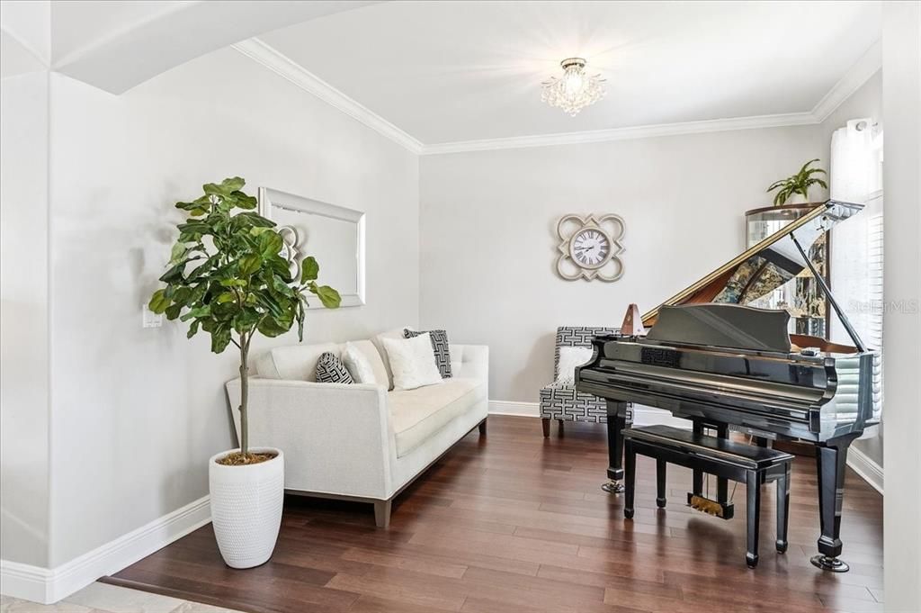For Sale: $599,900 (4 beds, 2 baths, 2072 Square Feet)