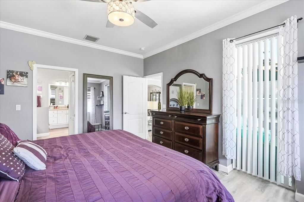 For Sale: $599,900 (4 beds, 2 baths, 2072 Square Feet)