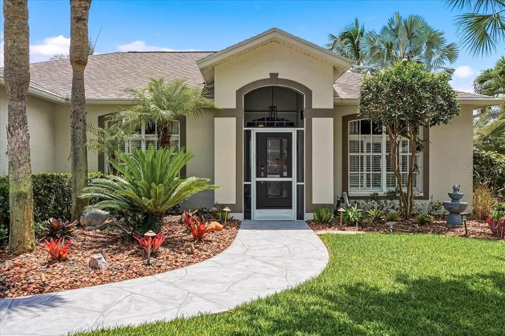 For Sale: $599,900 (4 beds, 2 baths, 2072 Square Feet)